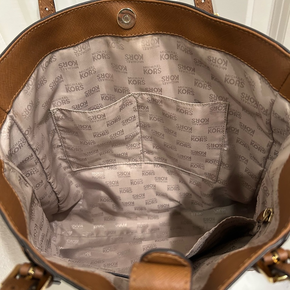 Michael Kors Jet Set Leather Tote Bag - Picture 3 of 7